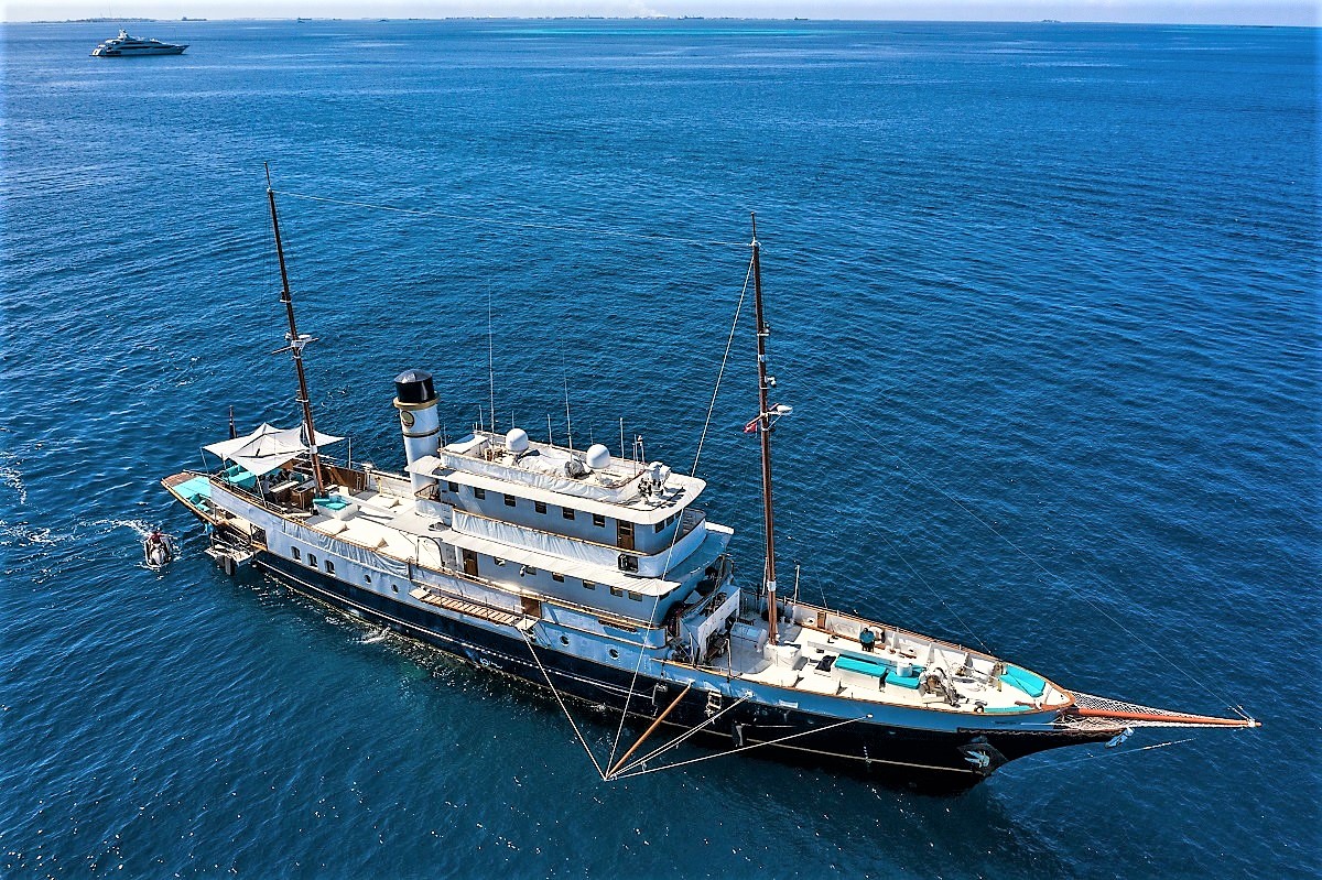 Yacht KALIZMA (ex. Odysseia, Minona) - photo 43 of 49