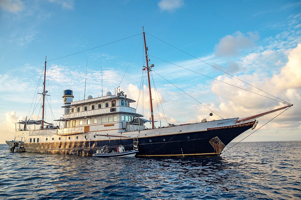 Yacht KALIZMA (ex. Odysseia, Minona) - photo 39 of 49